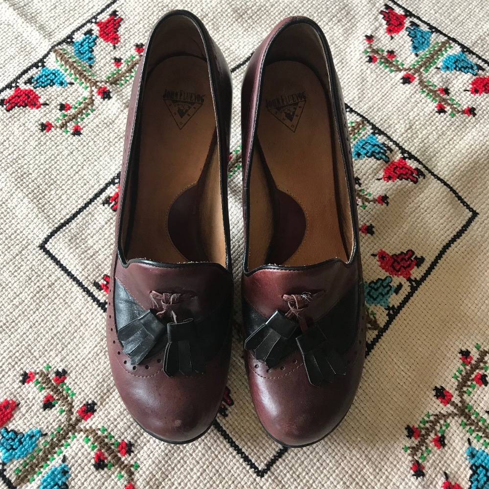 John Fluevog Bellevue Dumont burgundy pumps w black tassels size 8.5w
